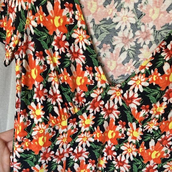 Flirty, stretchy, comfy sundress. Good used condition. - Picture 2 of 5